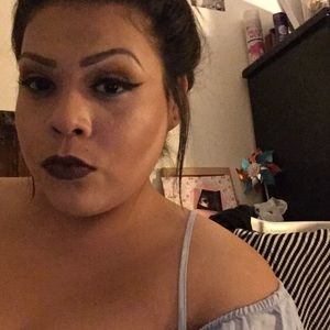 Meet your Posher, Carla